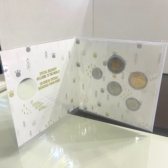 2022 Canada New Born Celebration $1 Special Strike 5-Coin Set! - Picture 4 of 9